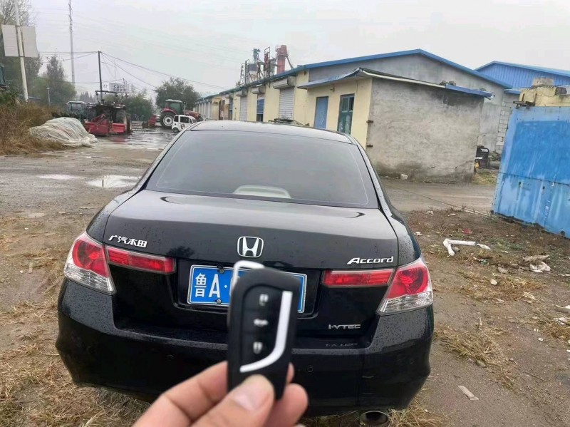 济宁10年本田雅阁9