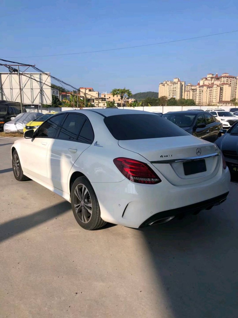 广州17年奔驰C8