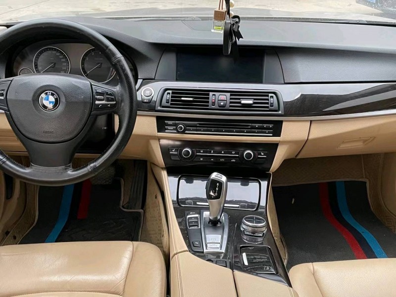 济宁13年宝马5系4