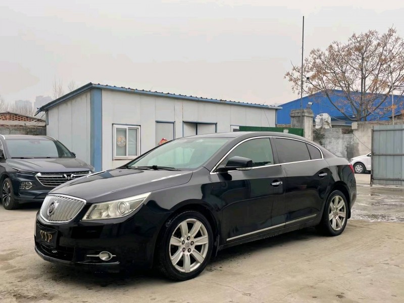 济宁10年别克君越3