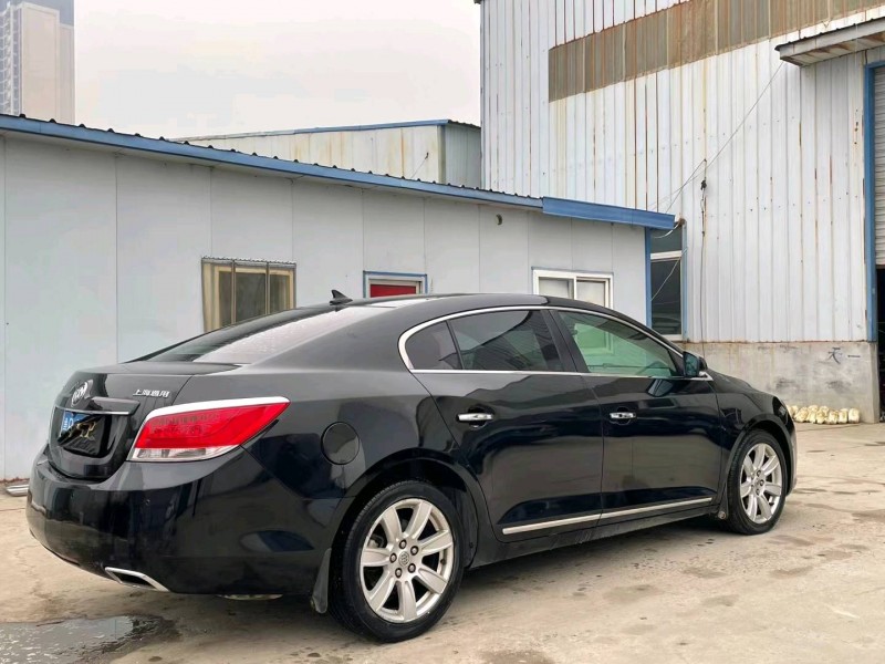 济宁10年别克君越7