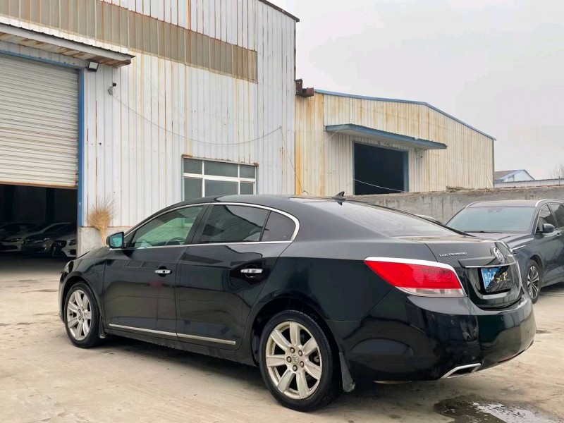 济宁10年别克君越8