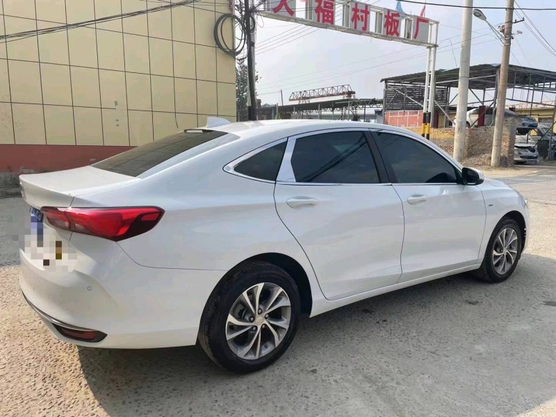 保定22年别克威朗4