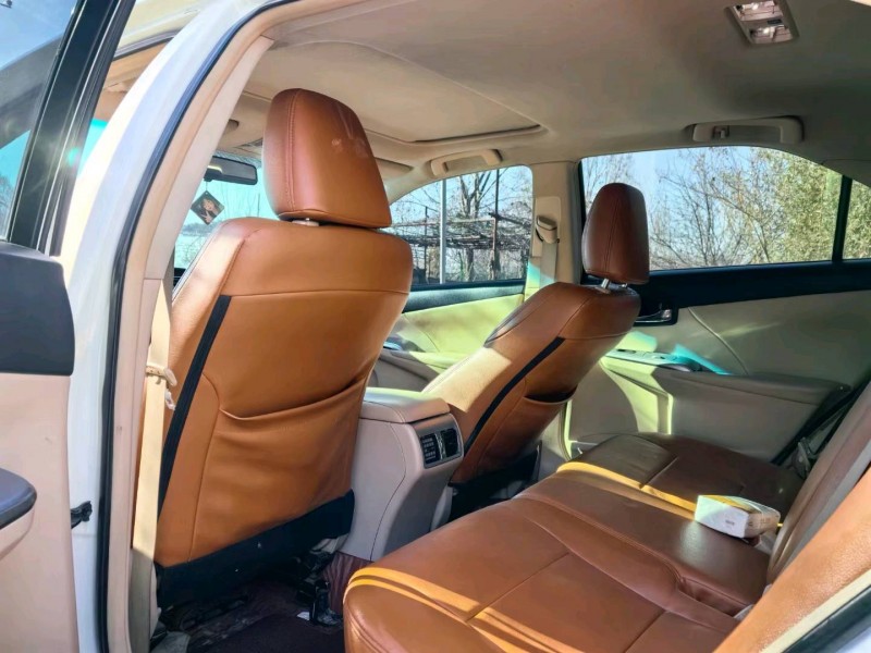 保定13年丰田凯美瑞6