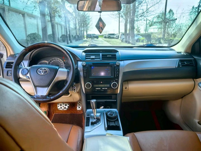 保定13年丰田凯美瑞7