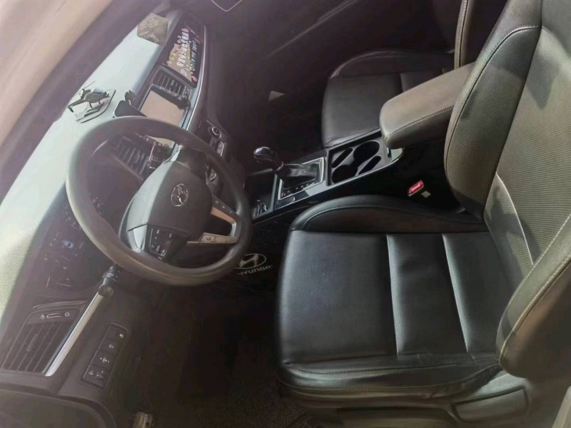 保定18年现代名图6