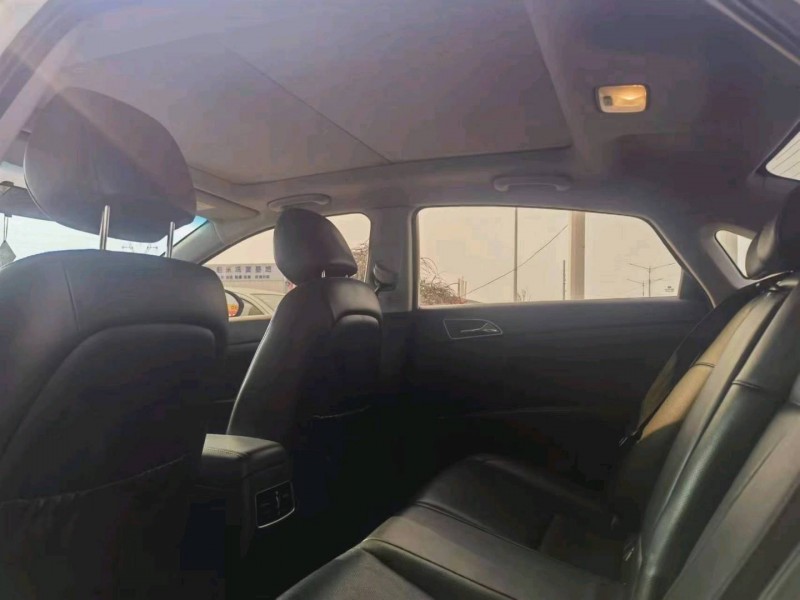 保定18年现代名图8