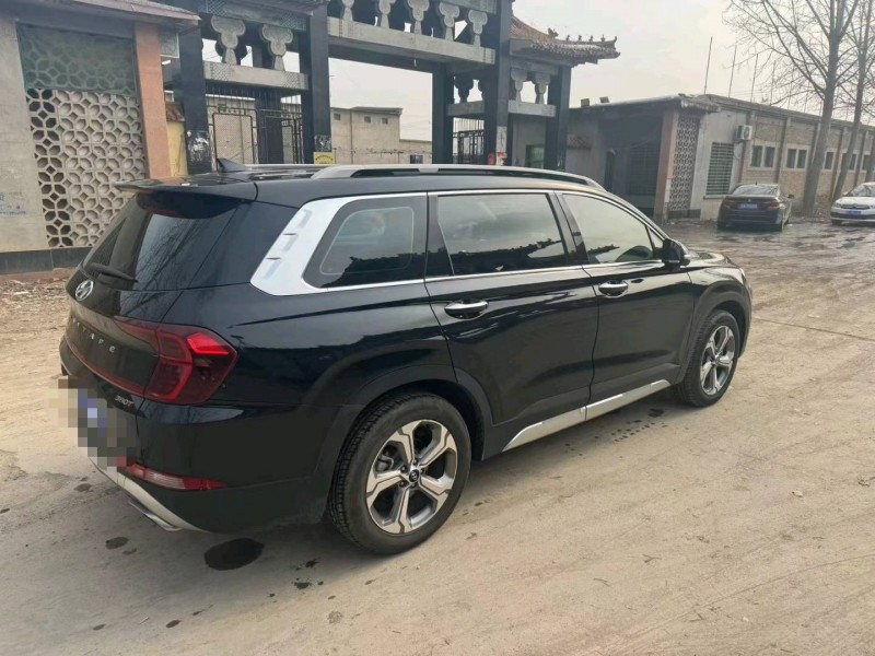 保定19年现代新胜达8