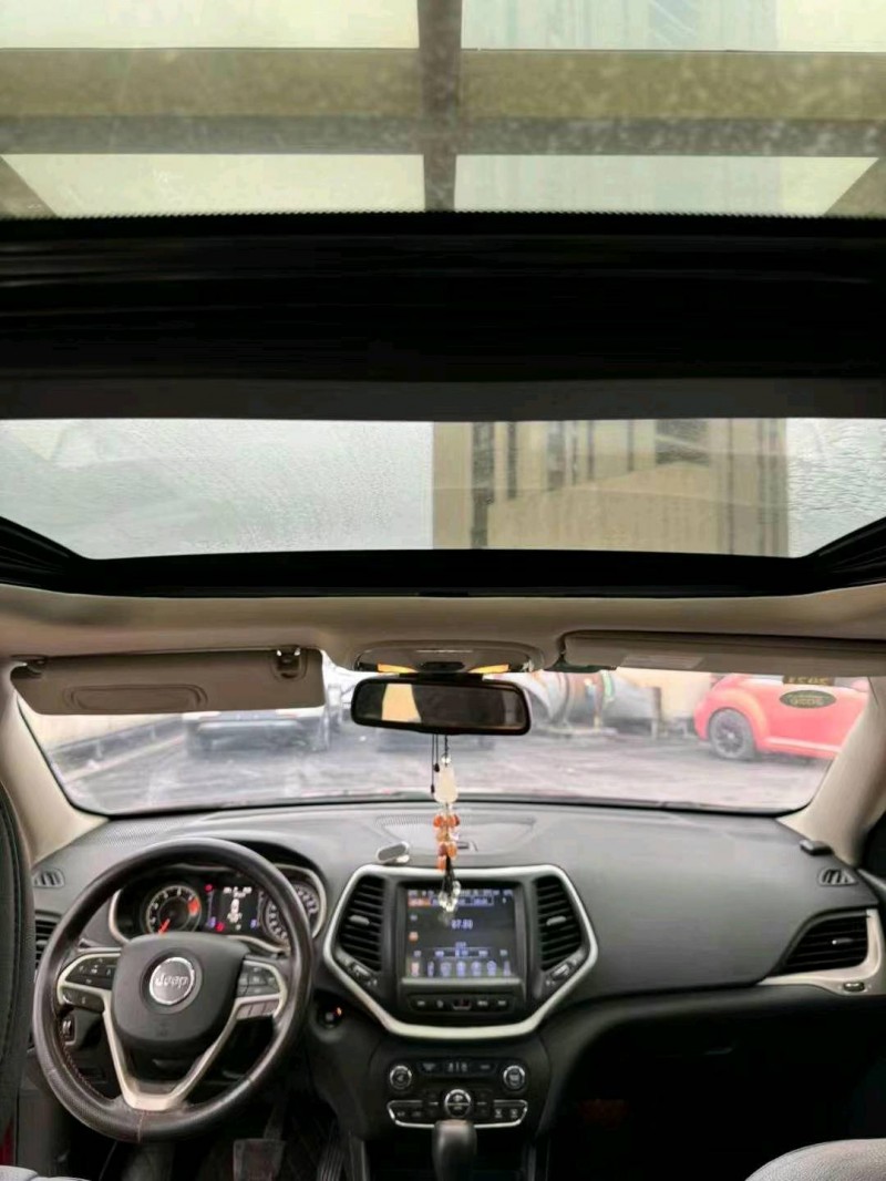 苏州17年Jeep自由光8