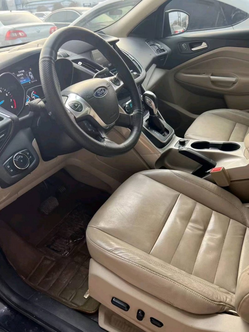 保定14年福特翼虎4