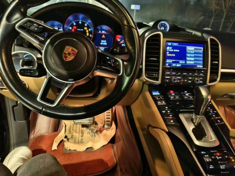 邯郸15年保时捷卡宴8
