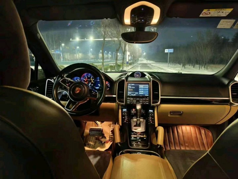邯郸15年保时捷卡宴9