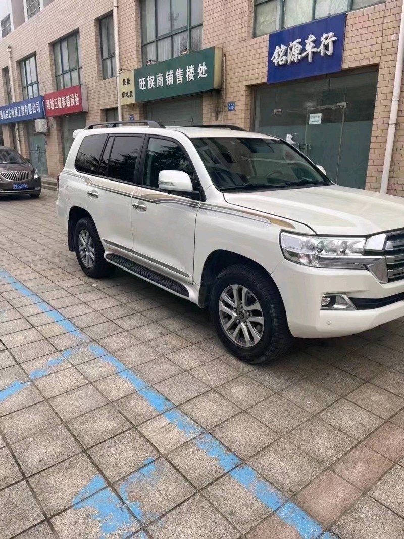 东营16年丰田兰德酷路泽2