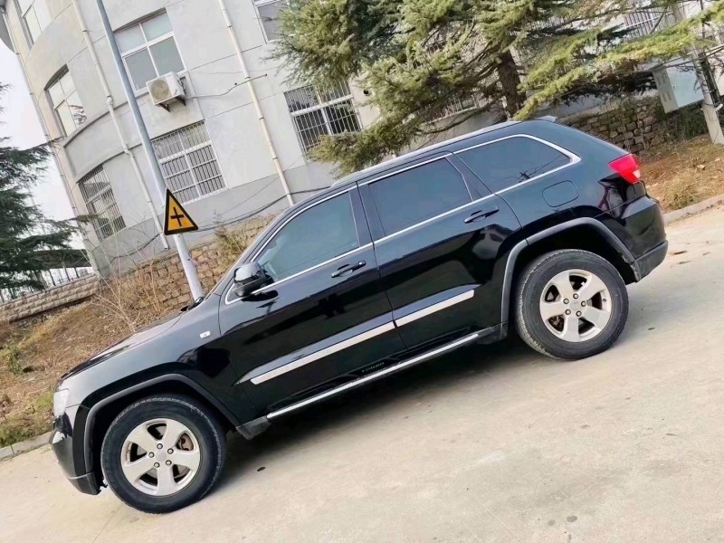 东营12年Jeep大切诺基5