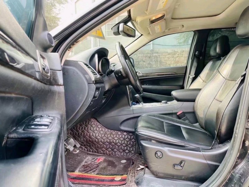 东营12年Jeep大切诺基7