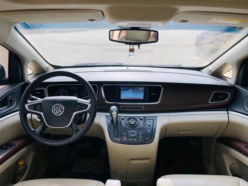 东营16年别克GL89