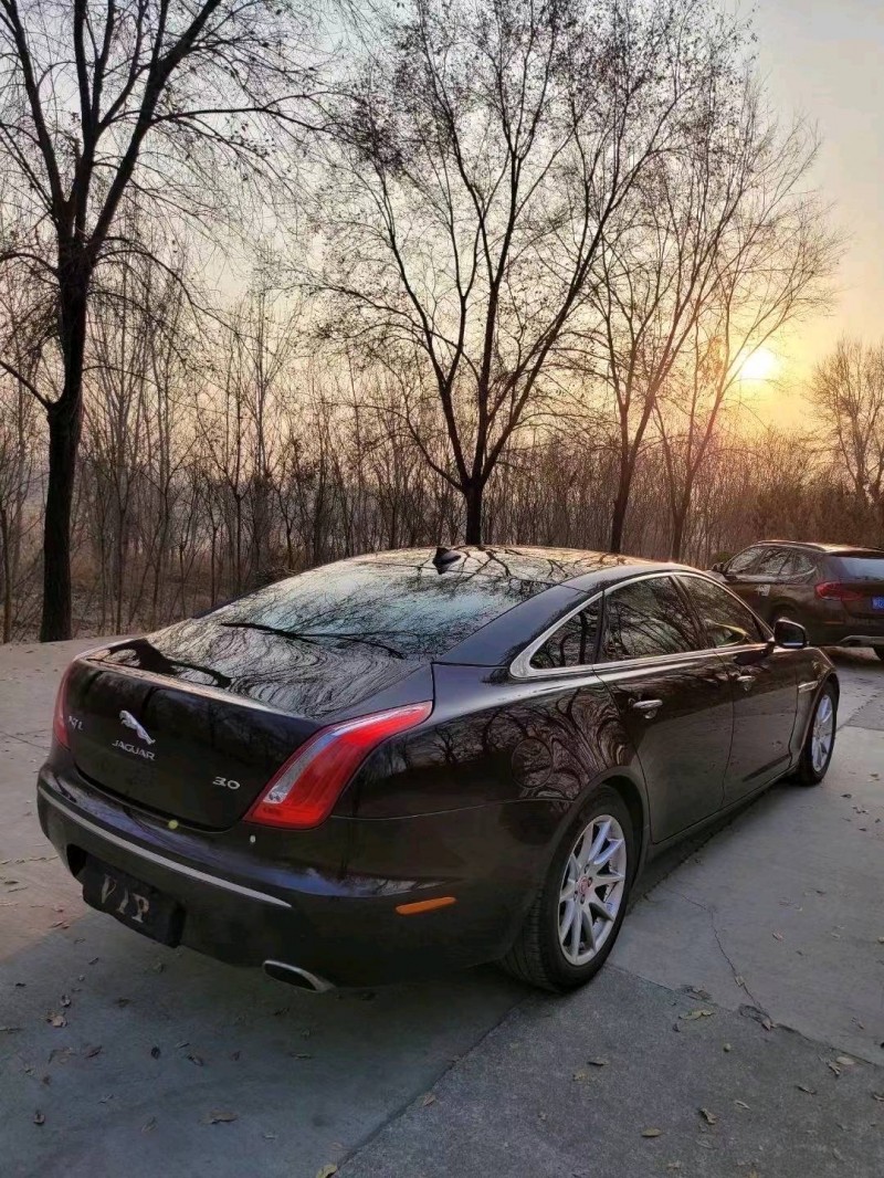 晉城15年捷豹XJL6