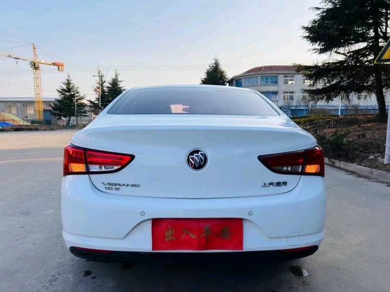 东营17年别克威朗4