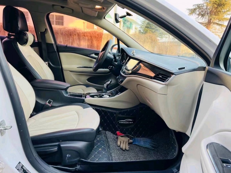 东营17年别克威朗6