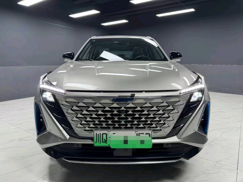 成都23年长安汽车欧尚1