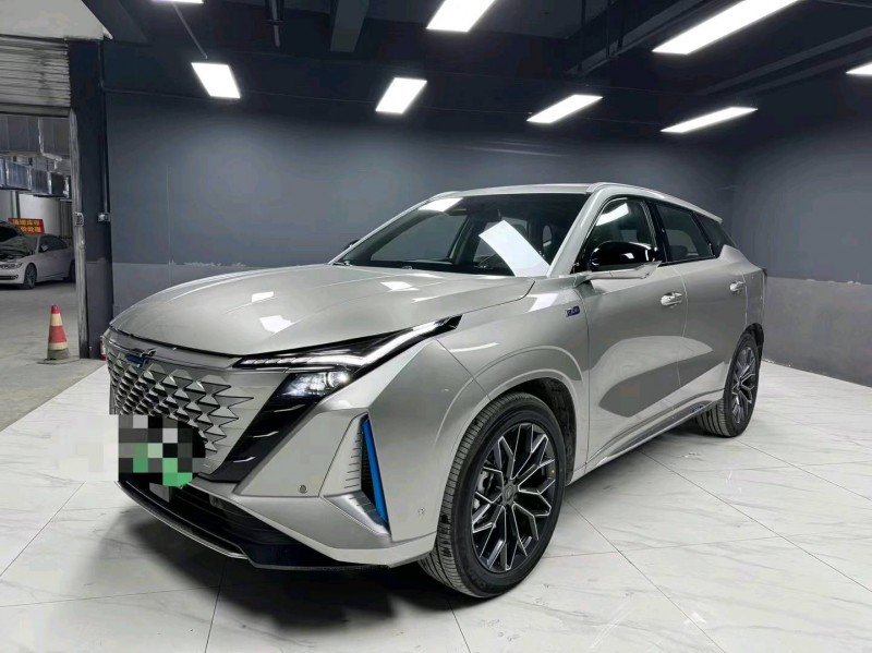 成都23年长安汽车欧尚2