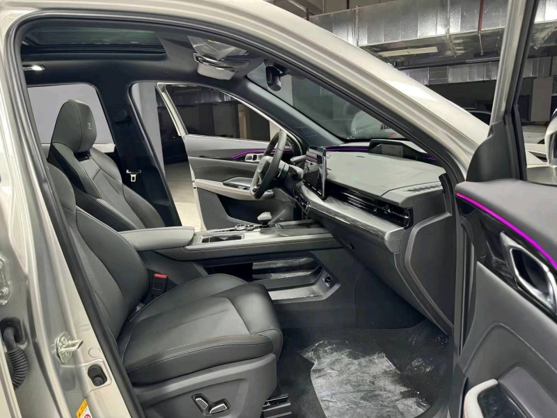 成都23年长安汽车欧尚3