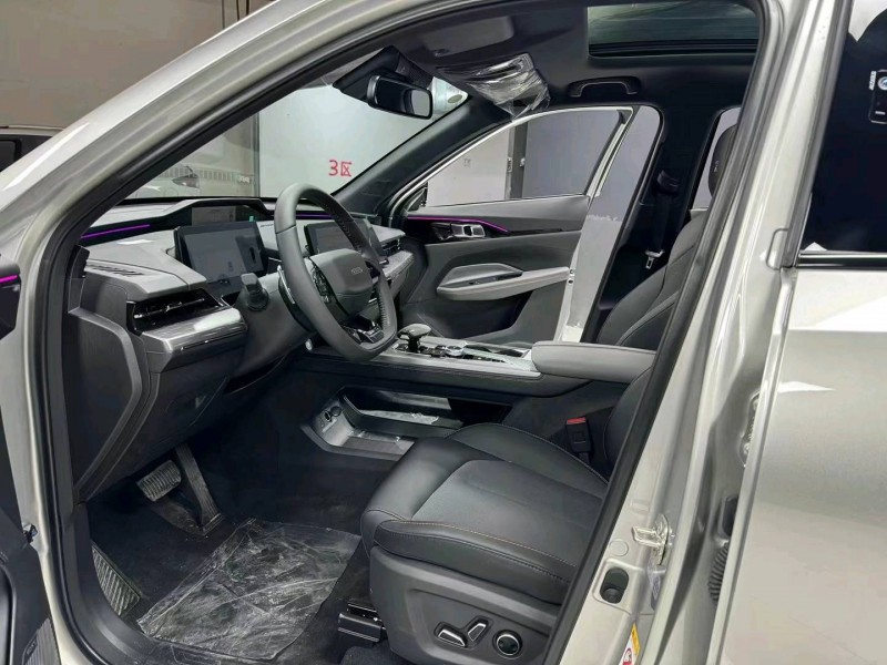 成都23年长安汽车欧尚5