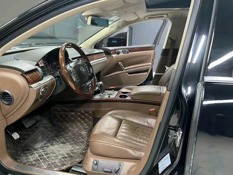 成都13年大众辉腾5