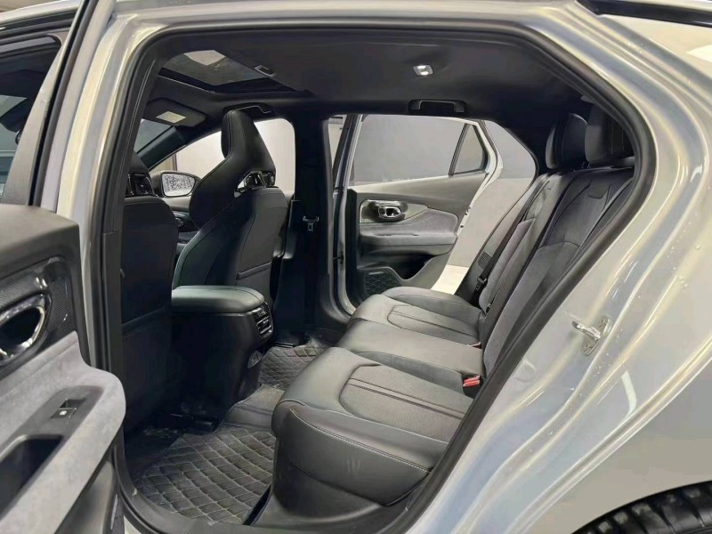 成都23年传祺影酷8