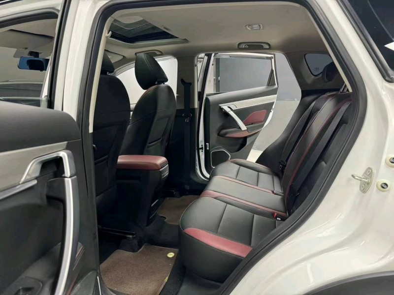 成都22年吉利缤越6