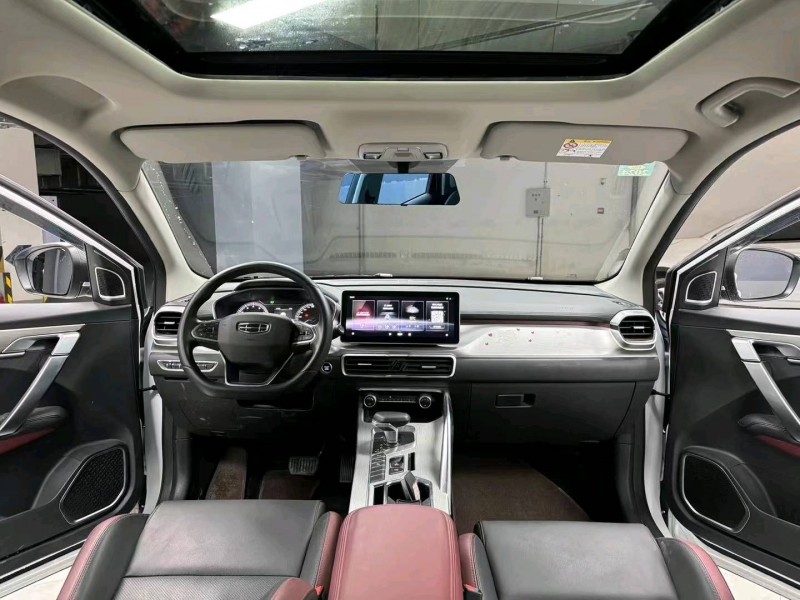 成都22年吉利缤越9