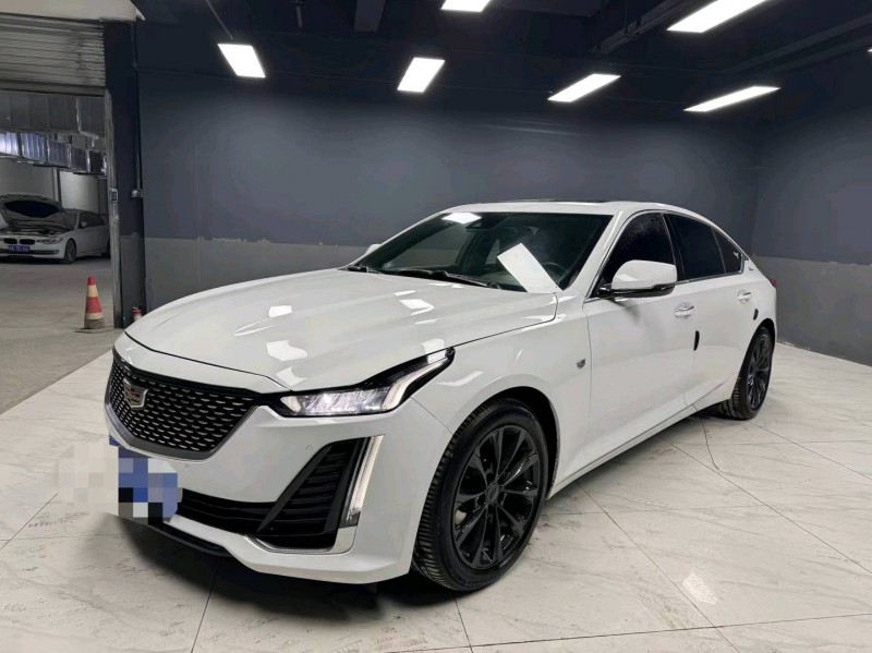 成都21年凯迪拉克CT52