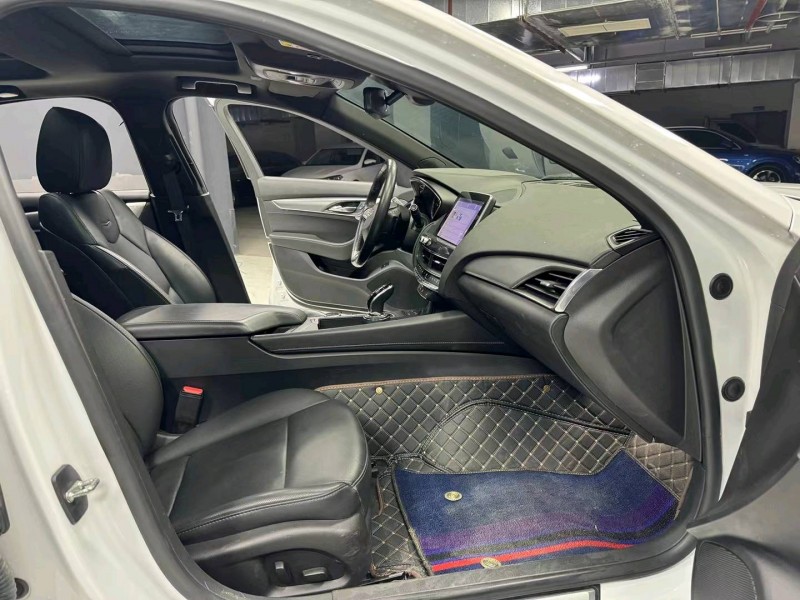 成都21年凯迪拉克CT54