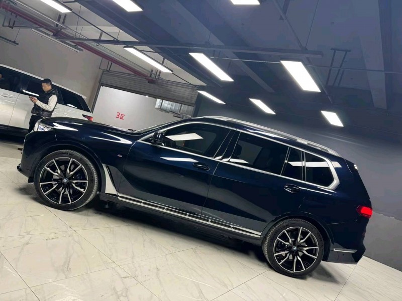 成都22年宝马X73