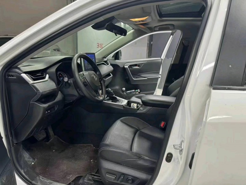 成都20年丰田威兰达7