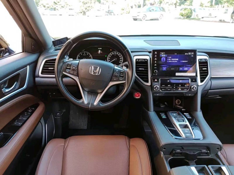 汕头17年本田URV4