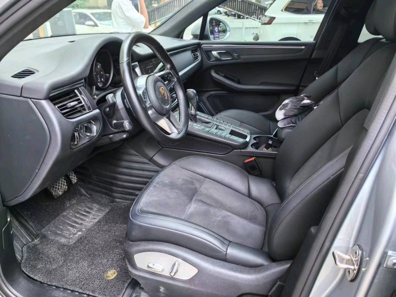 珠海20年保时捷Macan2