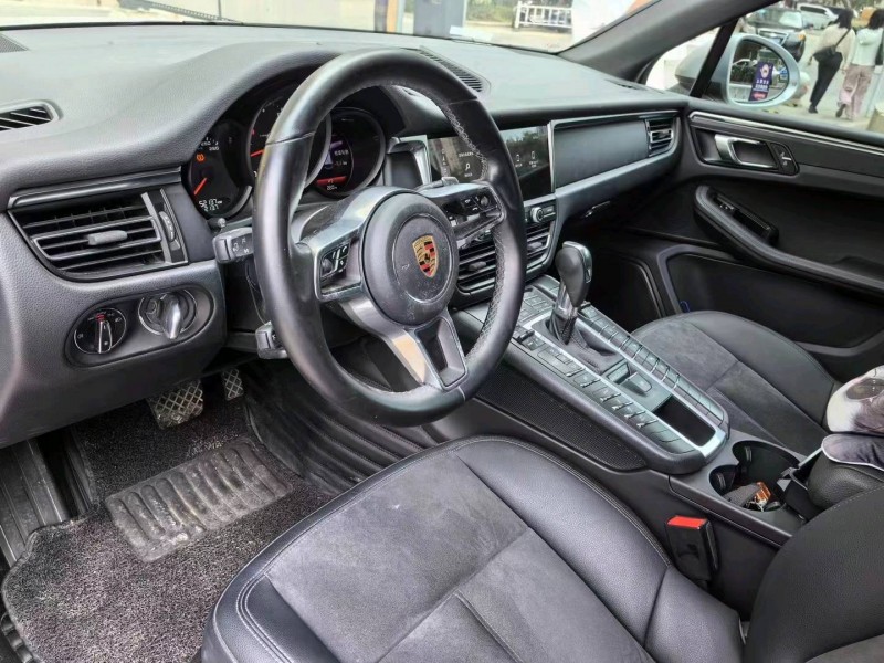 珠海20年保时捷Macan5