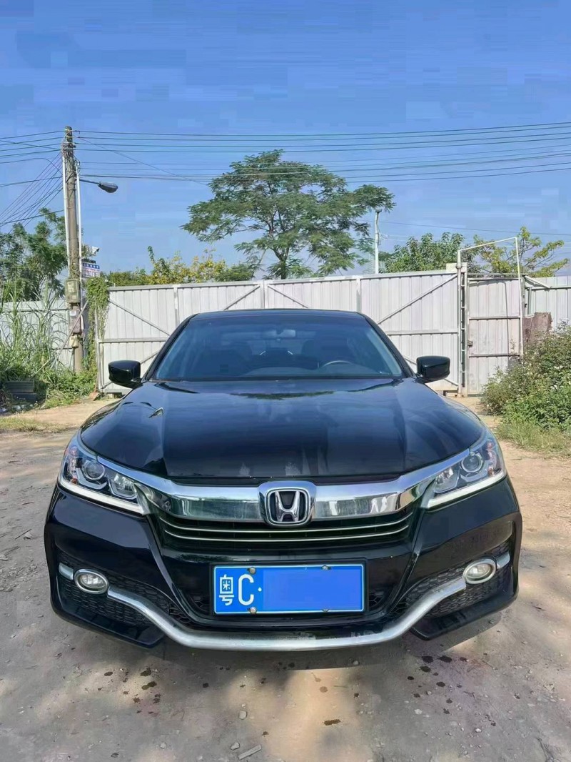 汕头18年本田雅阁1