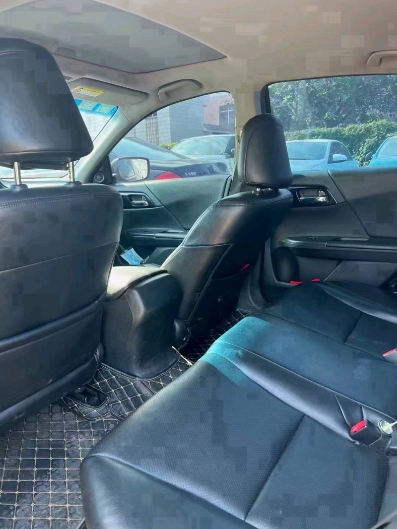 汕头18年本田雅阁4