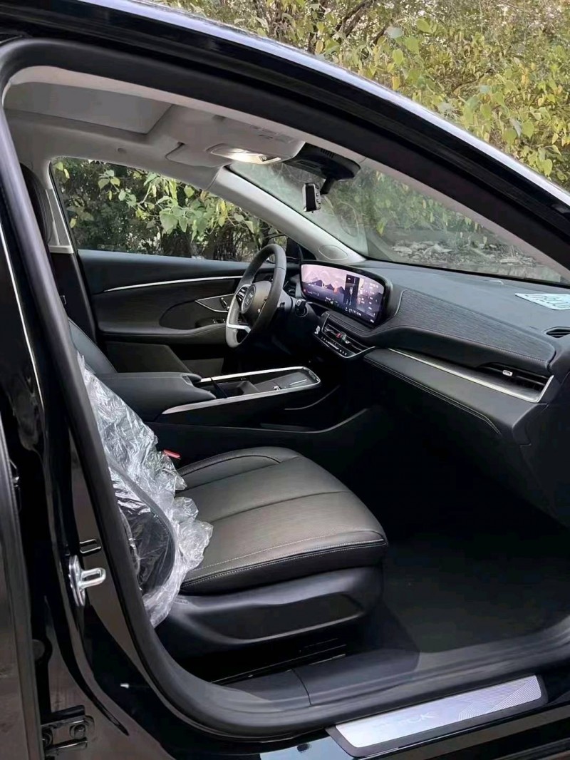 邯郸23年别克君越7