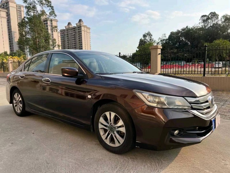 江门16年本田雅阁3