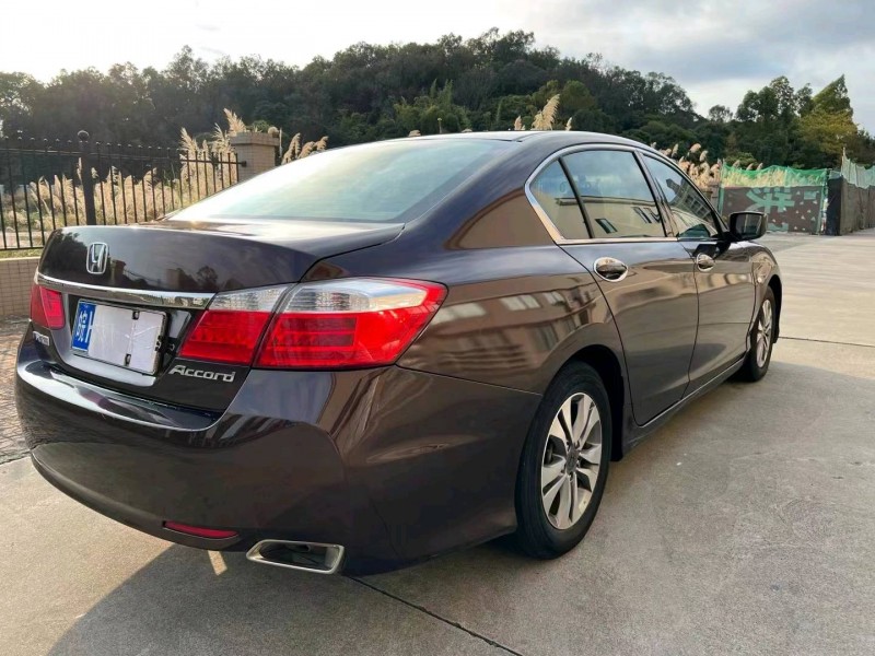 江门16年本田雅阁8