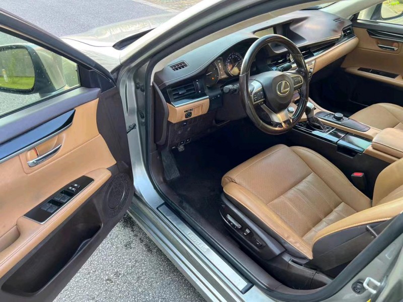 盐城17年雷克萨斯ES7