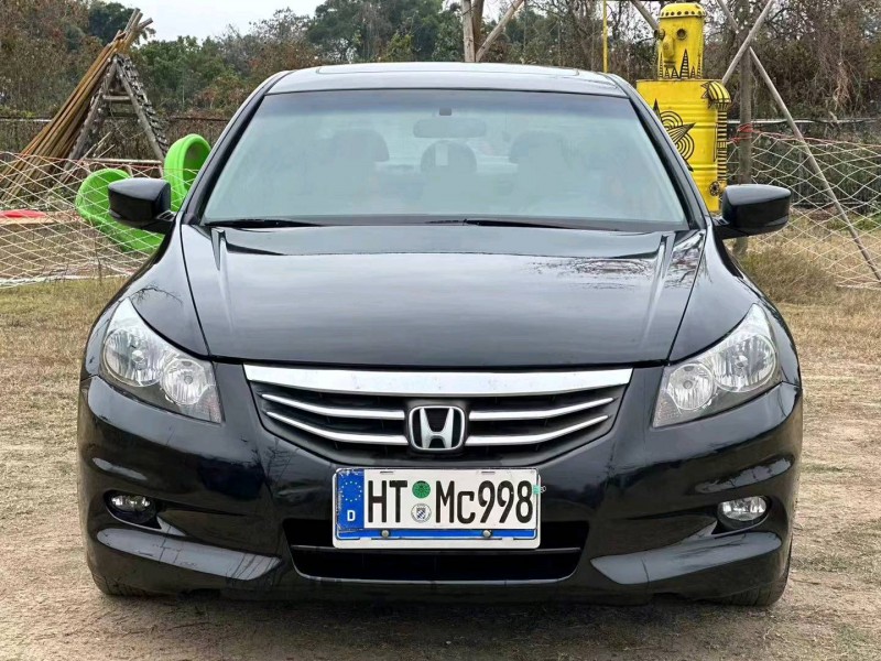 汕头11年本田雅阁1