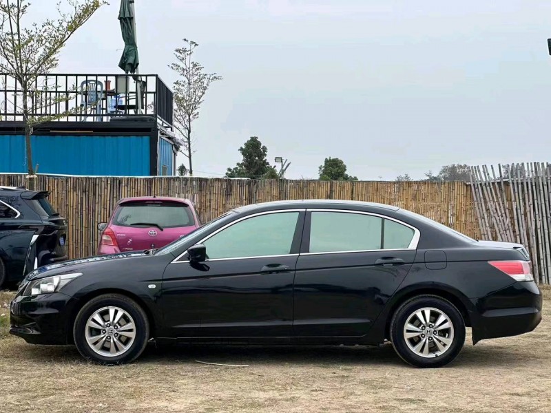 汕头11年本田雅阁3