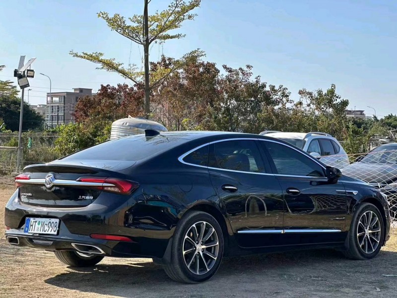 汕头20年别克君越8