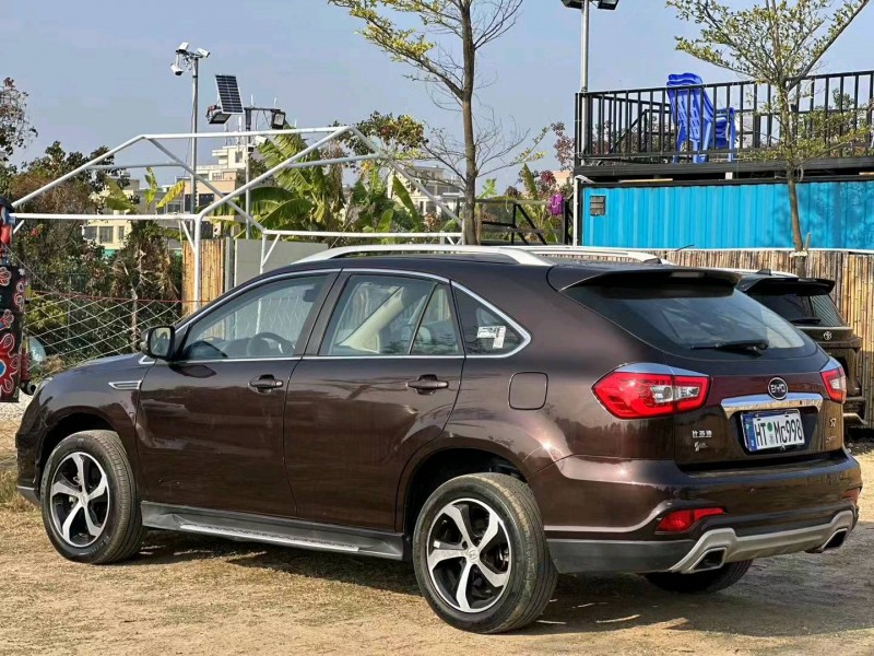 汕头16年比亚迪S77