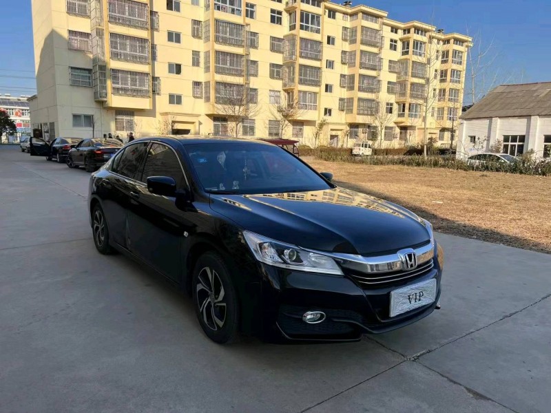 徐州17年本田雅阁3