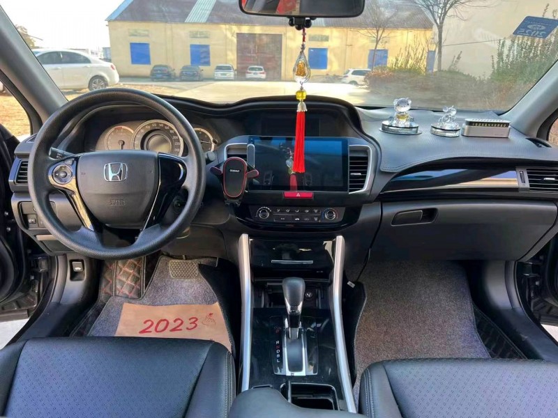 徐州17年本田雅阁8